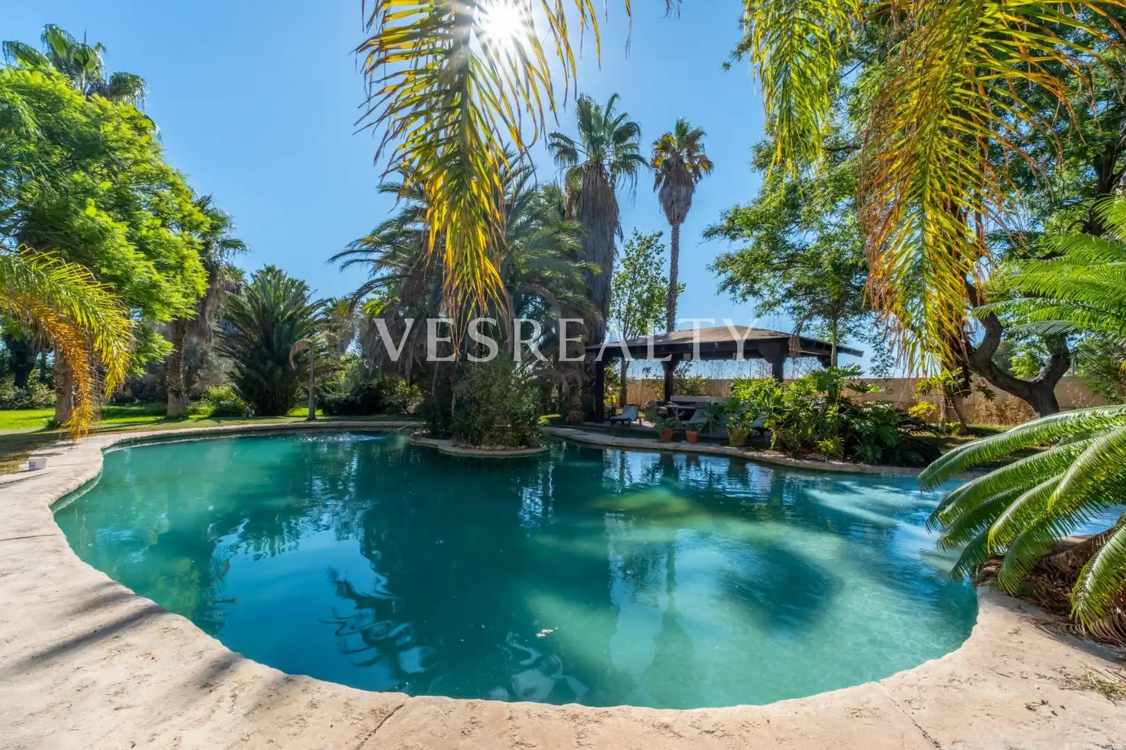 Vista exterior de Casa o xalet en venda en Elche / Elx amb Aire condicionat, Calefacció i Jardí privat