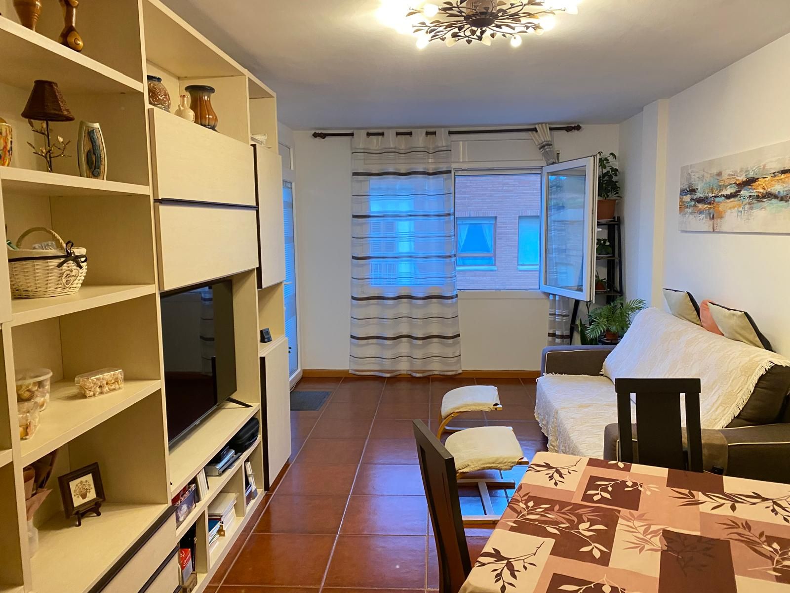 Wohnzimmer von Wohnung zum verkauf in Vila-rodona mit Klimaanlage, Heizung und Möbliert