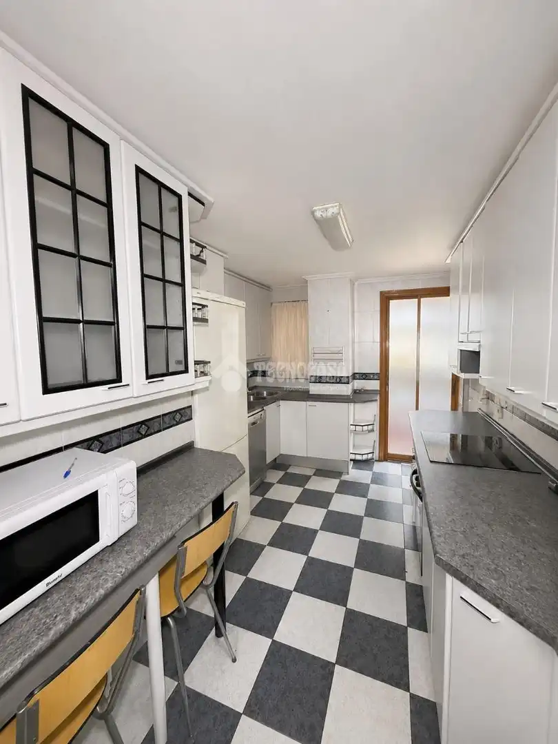 Cocina de Piso en venta en Fuenlabrada con Calefacción, Terraza y Amueblado