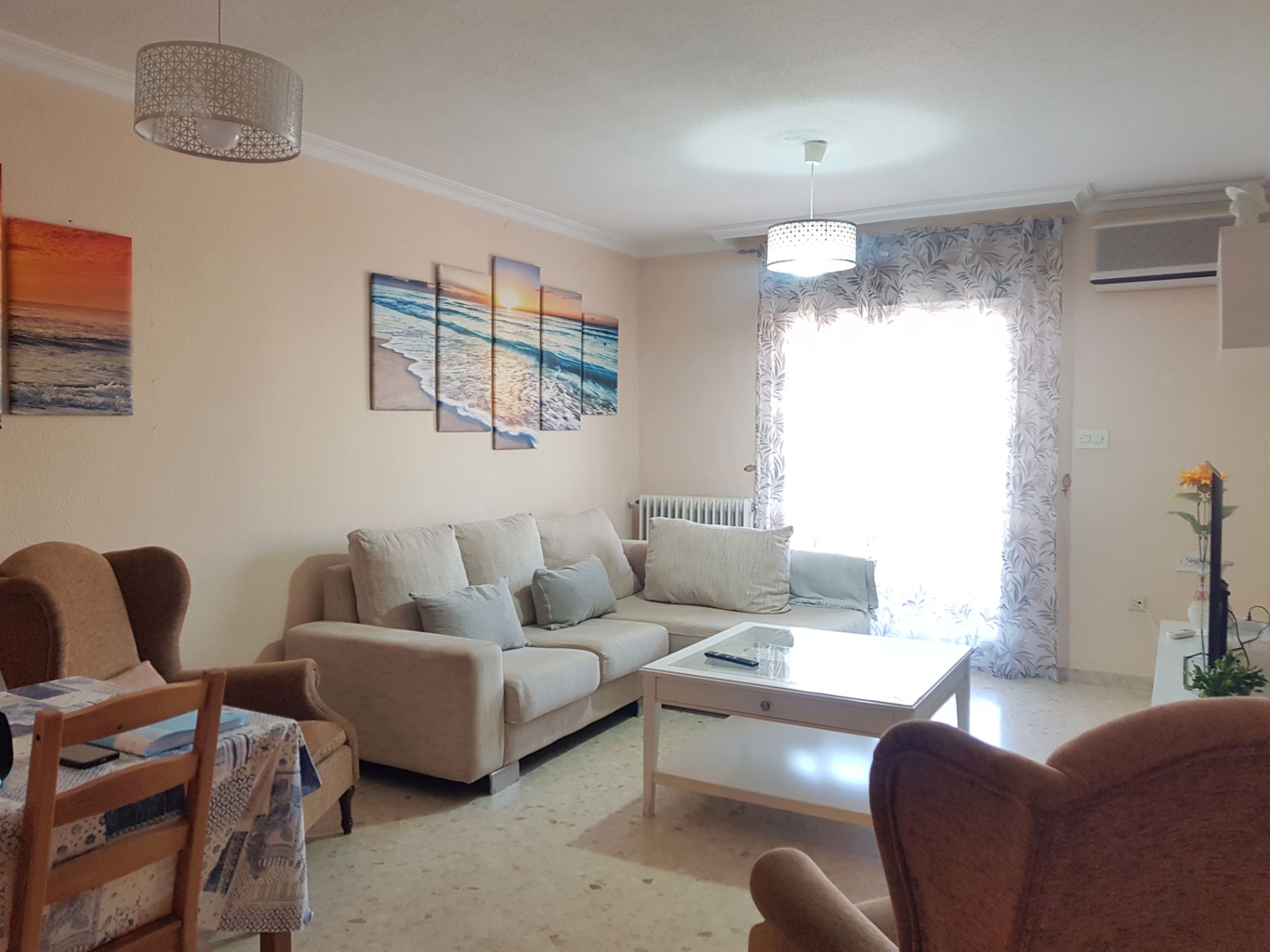 Living room of Flat to share in  Granada Capital  with Air Conditioner, Heating and Furnished