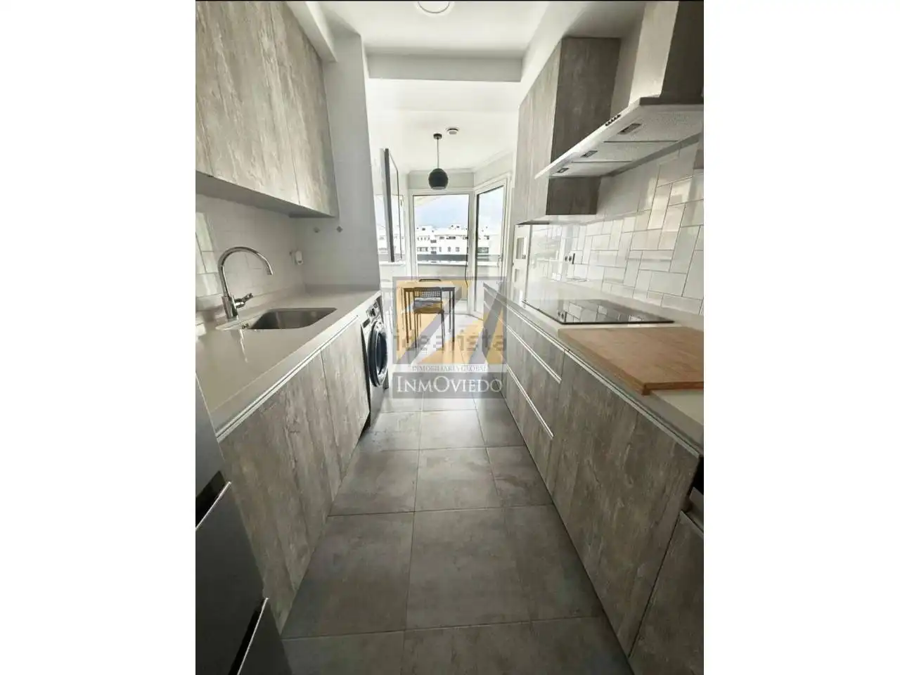 Cocina de Ático de alquiler en Oviedo  con Calefacción, Parquet y Terraza