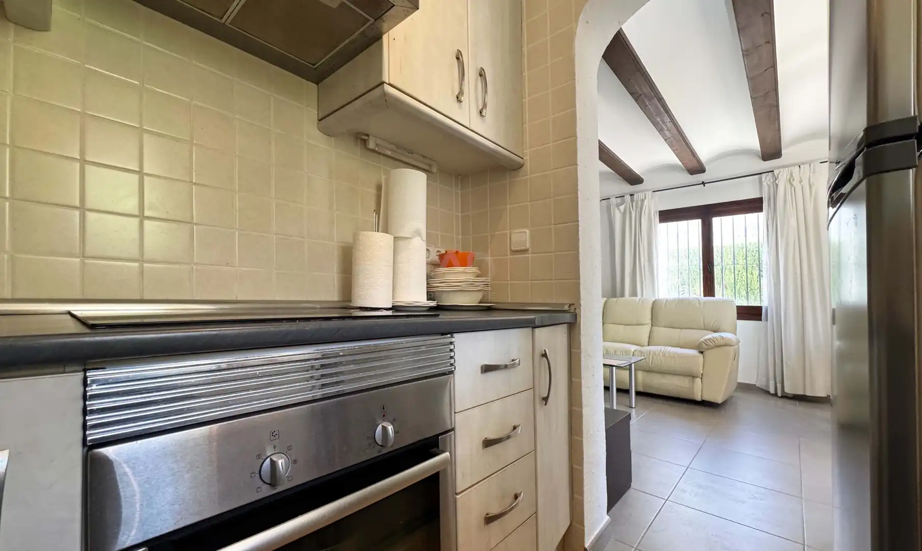 Küche von Einfamilien-Reihenhaus zum Verkauf in Dénia mit Klimaanlage, Heizung und Terrasse