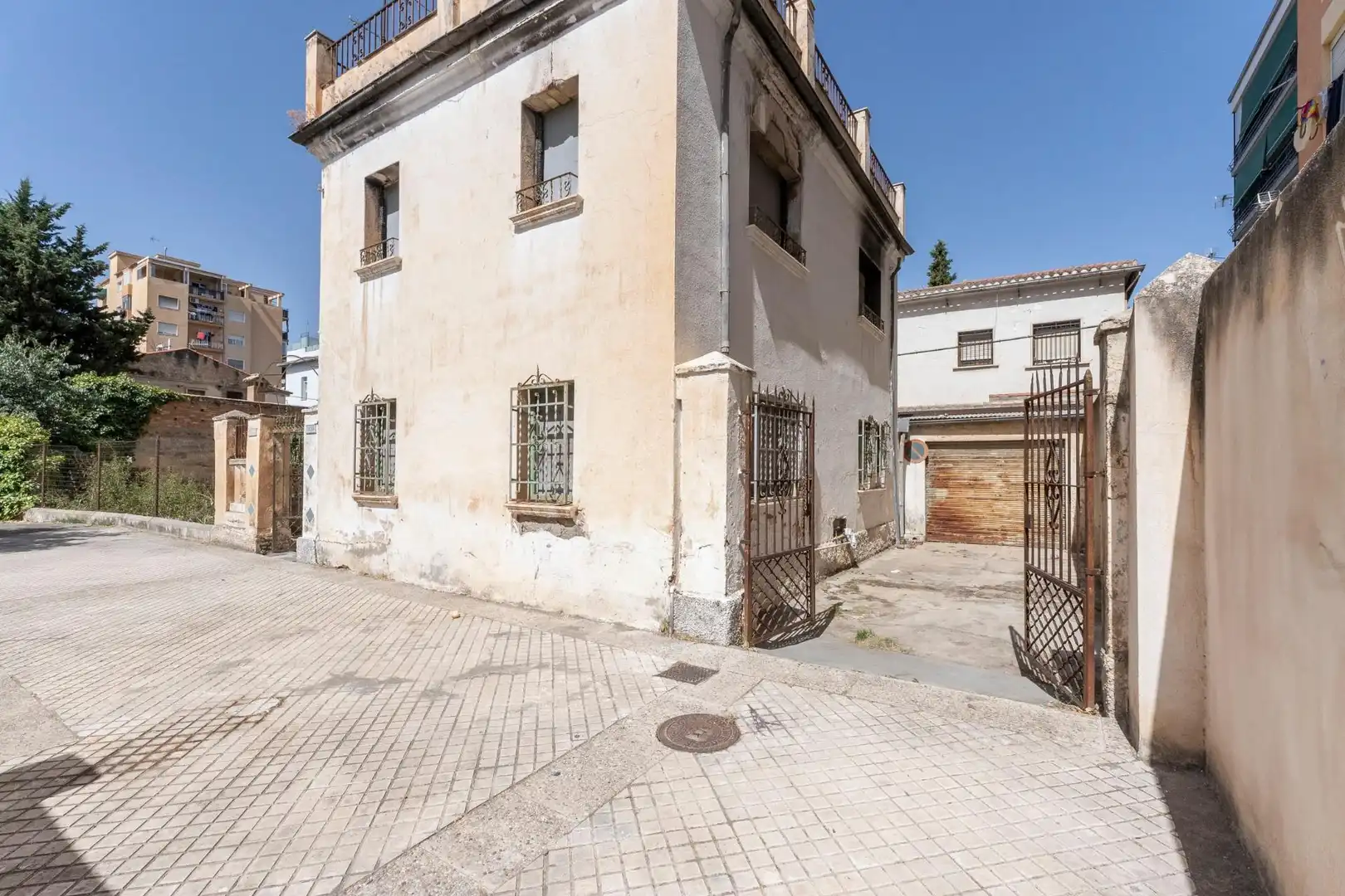 Villa con giardino in vendita a Calle FLORENCIA, imagen 4