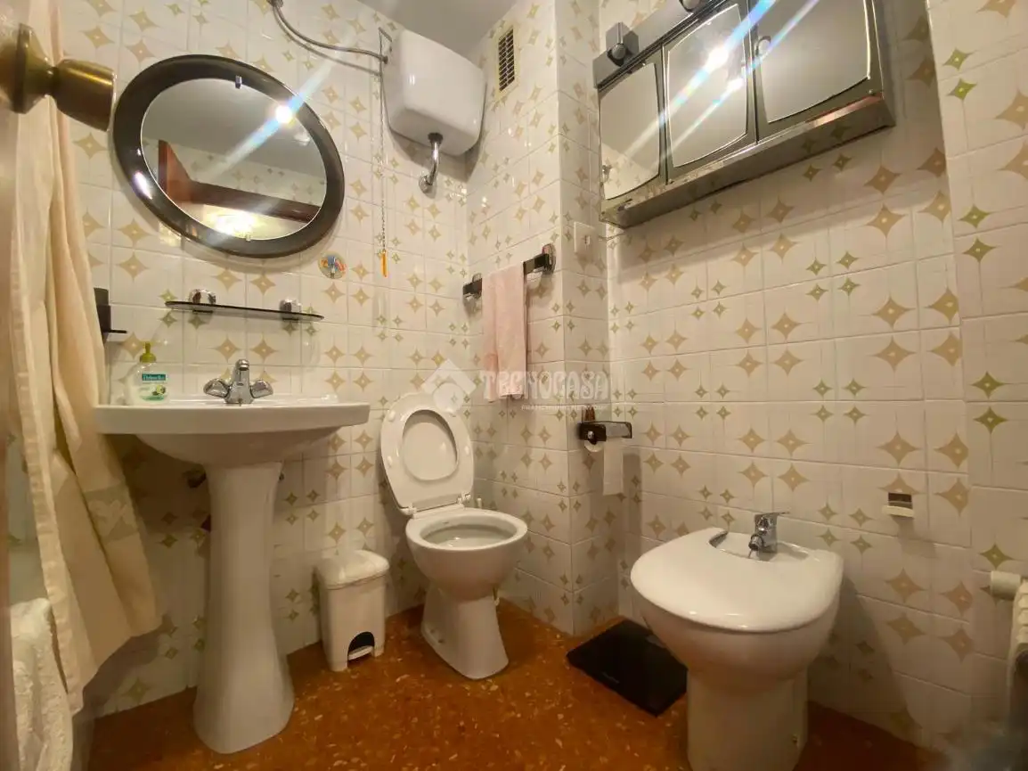 Baño de Piso en venta en Zaragoza con Calefacción, Terraza y Balcón