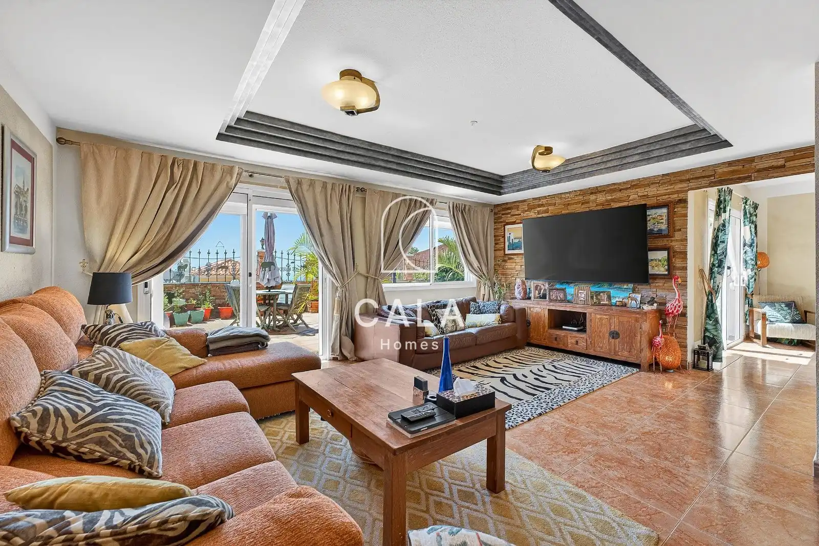 Sala de estar de Casa adosada en venta en Adeje con Jardín privado, Terraza y Trastero