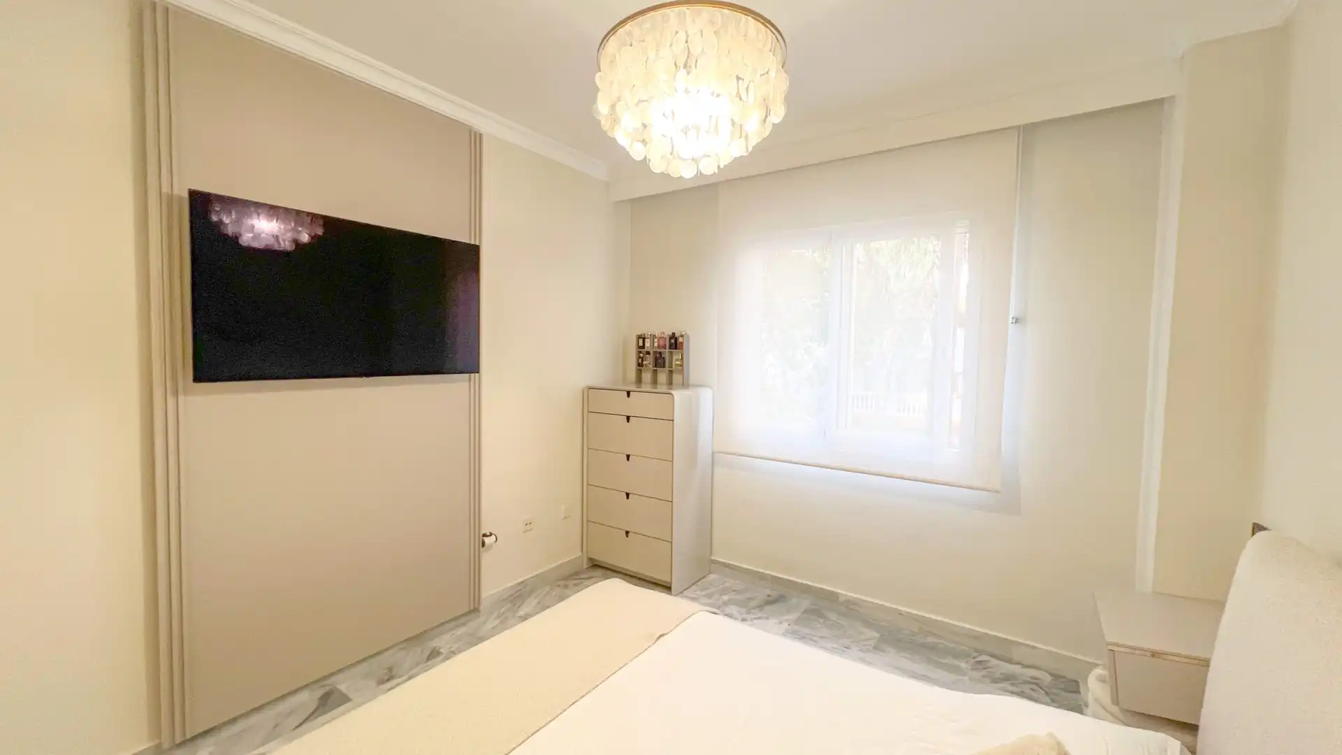 Dormitori de Apartament en venda en Marbella amb Terrassa i Piscina comunitària