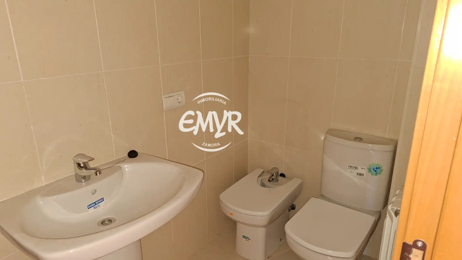 Bathroom of Flat for sale in Zamora Capital   with Heating, Parquet flooring and Balcony