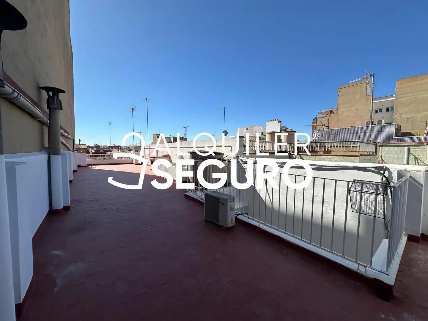 Vista exterior de Pis de lloguer en Catarroja amb Aire condicionat, Terrassa i Traster