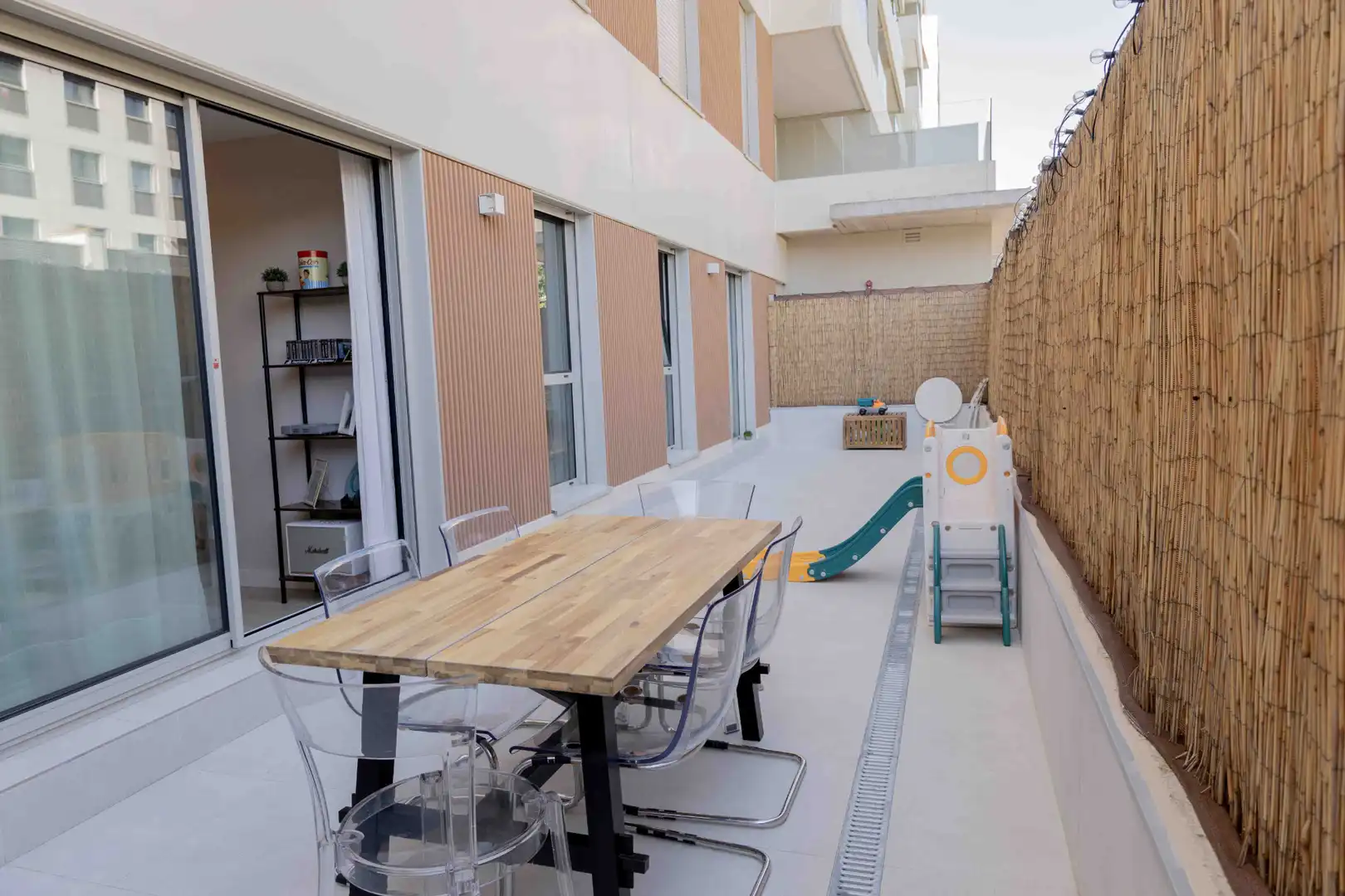 Flat with pool for sale in Vicálvaro