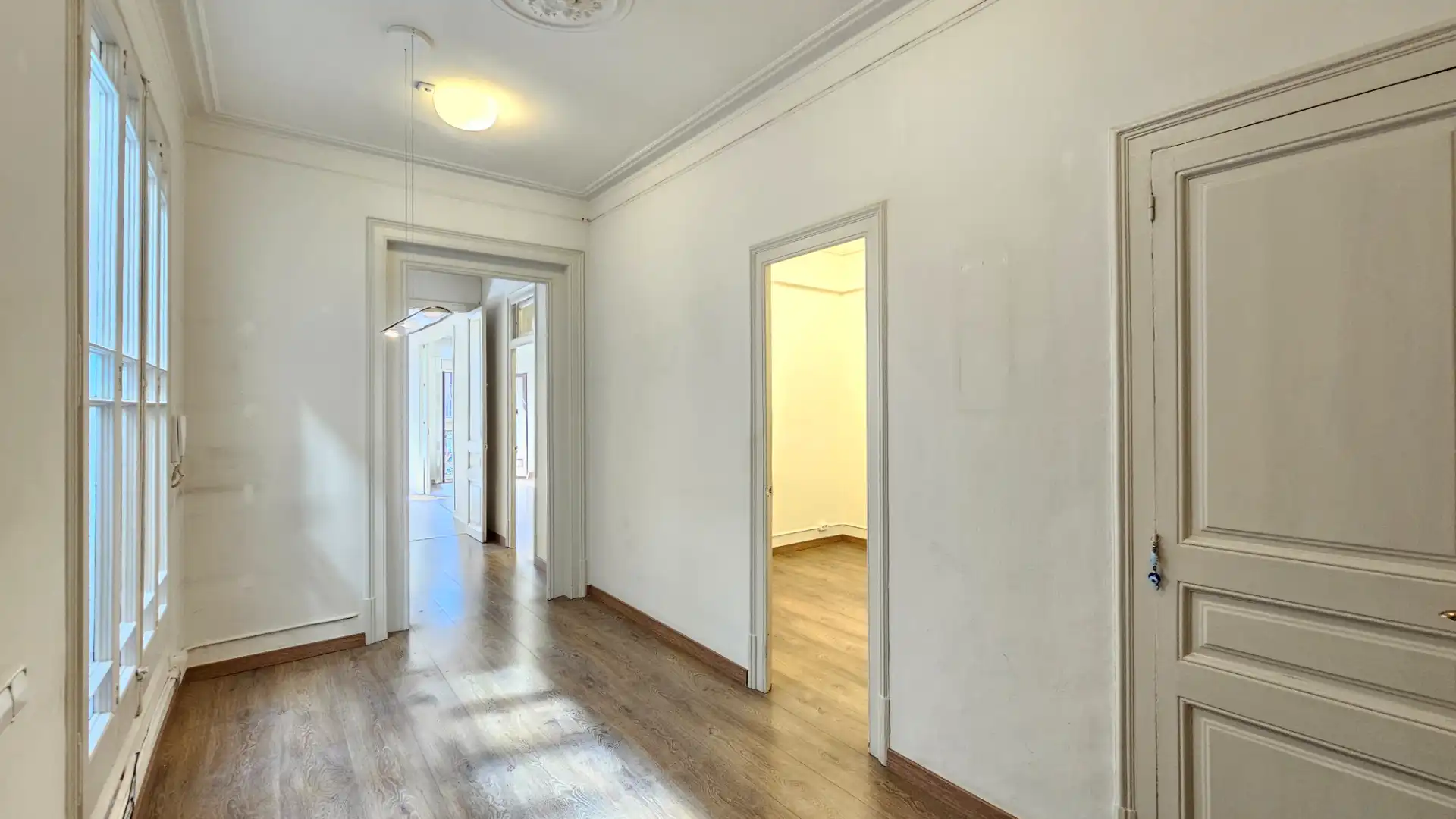 Büro zur Miete in Barcelona mit Heizung und Internet