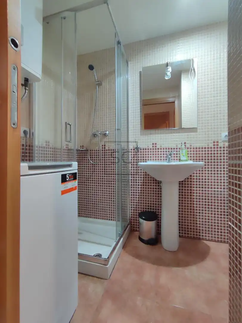 Baño de Apartamento en venta en Ares con Calefacción, Trastero y Amueblado