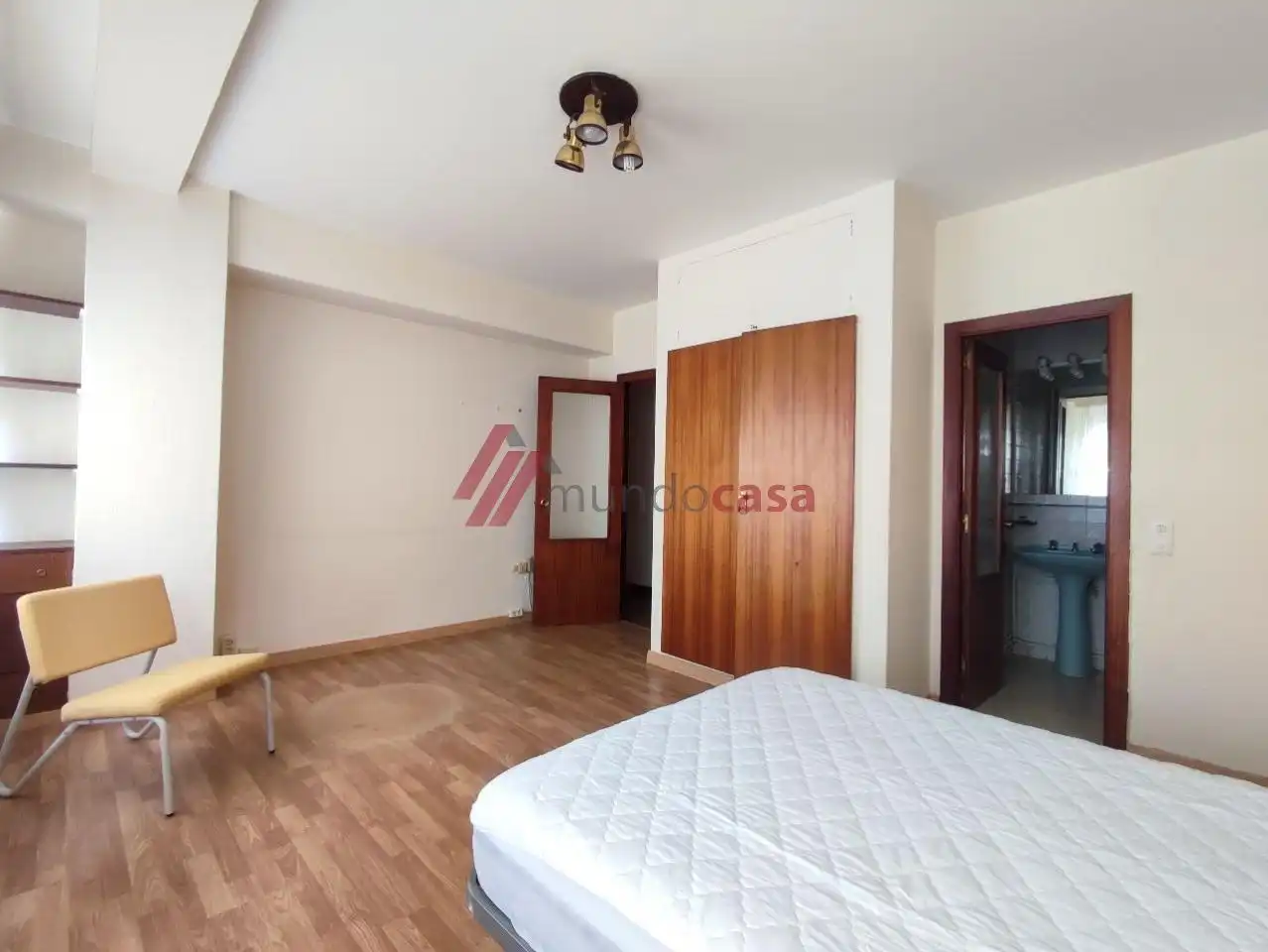 Habitación de Piso de alquiler en Ferrol con Calefacción, Parquet y Terraza