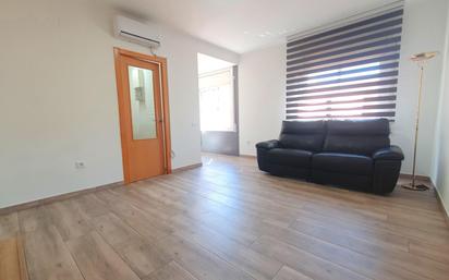 Sala d'estar de Pis en venda en Sabadell amb Aire condicionat, Terrassa i Traster