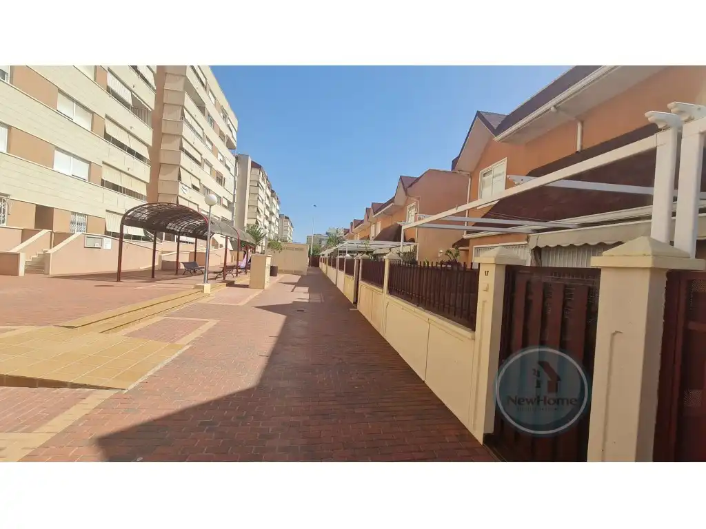 Vista exterior de Casa o chalet en venta en Elche / Elx con Aire acondicionado, Terraza y Balcón
