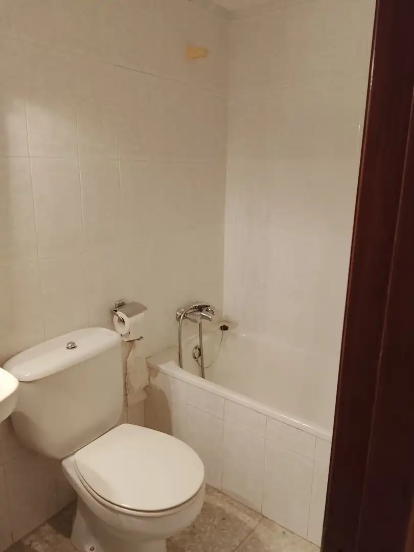Bathroom of Houses for sale in Madrigal de la Vera  with Heating