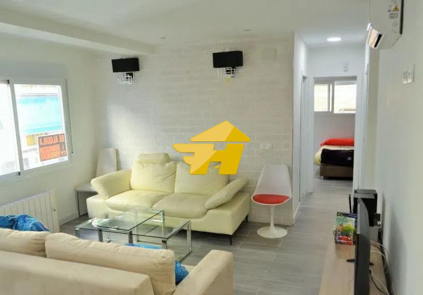 Sala d'estar de Dúplex de lloguer en Málaga Capital amb Aire condicionat i Moblat