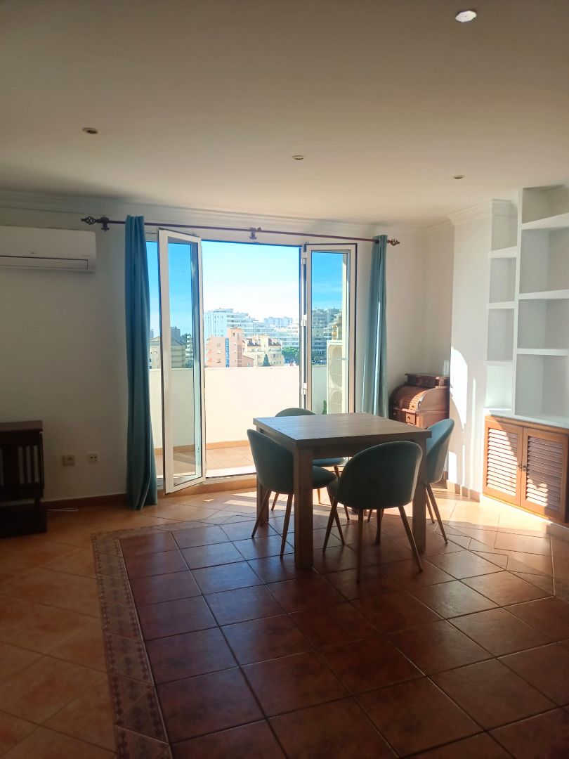 Piso de alquiler en Avenida de la Roca, Parque de la Paloma