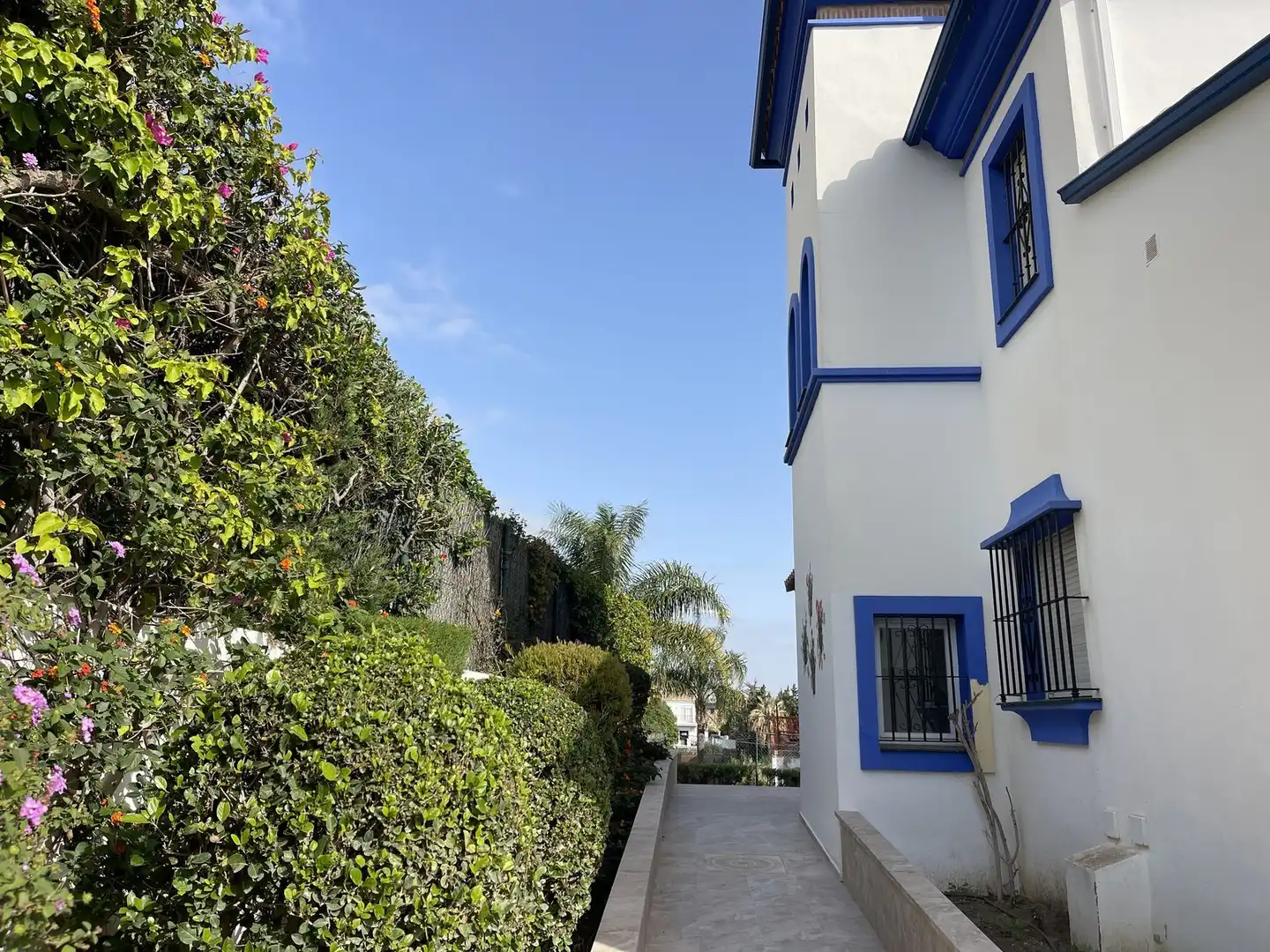 Exterior view of Houses for sale in Estepona  with Air Conditioner, Private garden and Terrace
