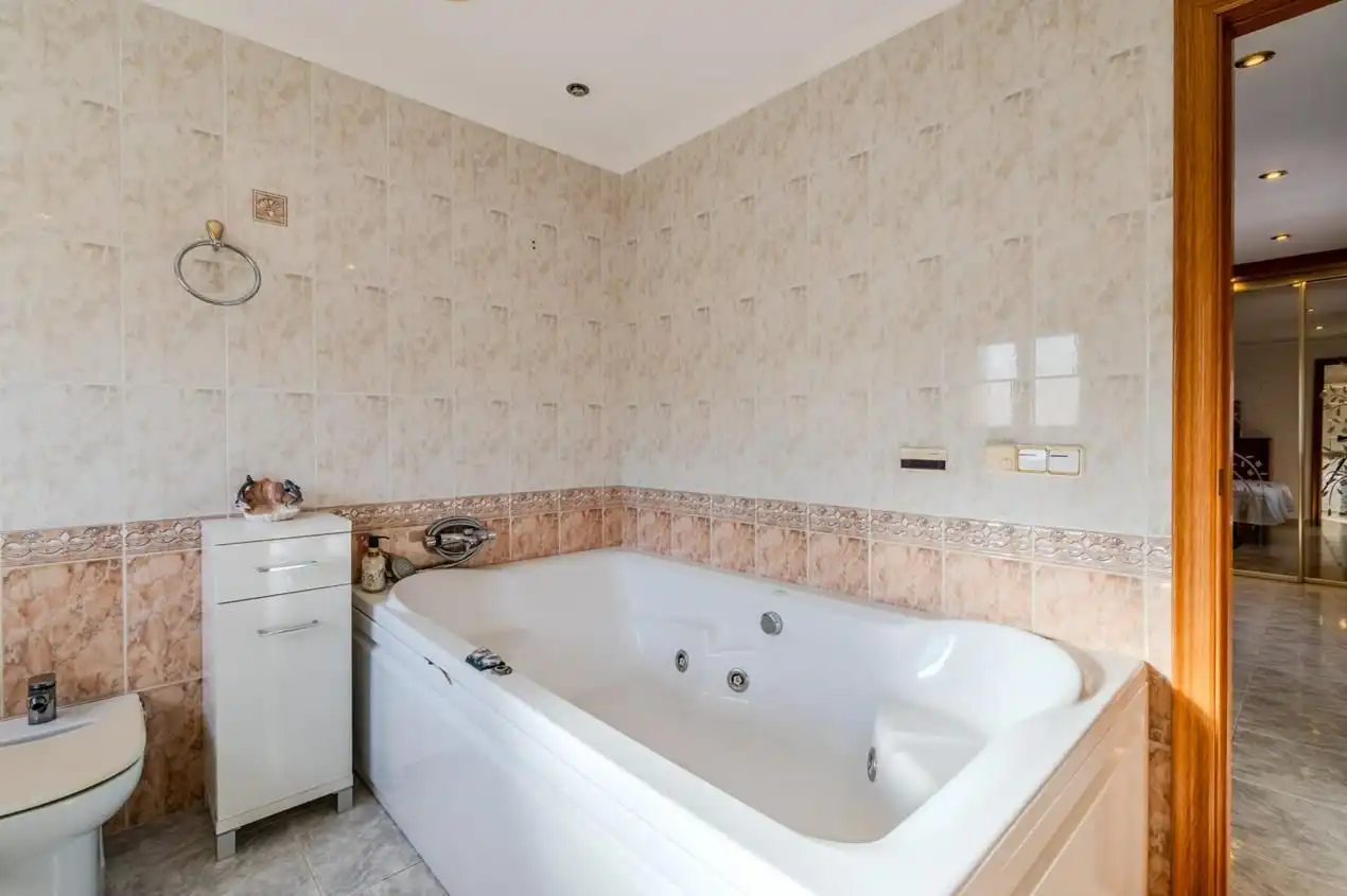 Baño de Casa adosada en venta en Celrà