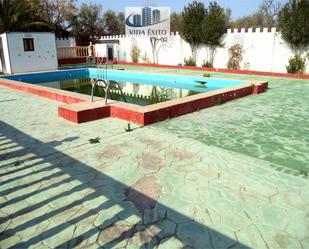 Piscina de Casa o xalet en venda en  Jaén Capital amb Aire condicionat, Calefacció i Jardí privat