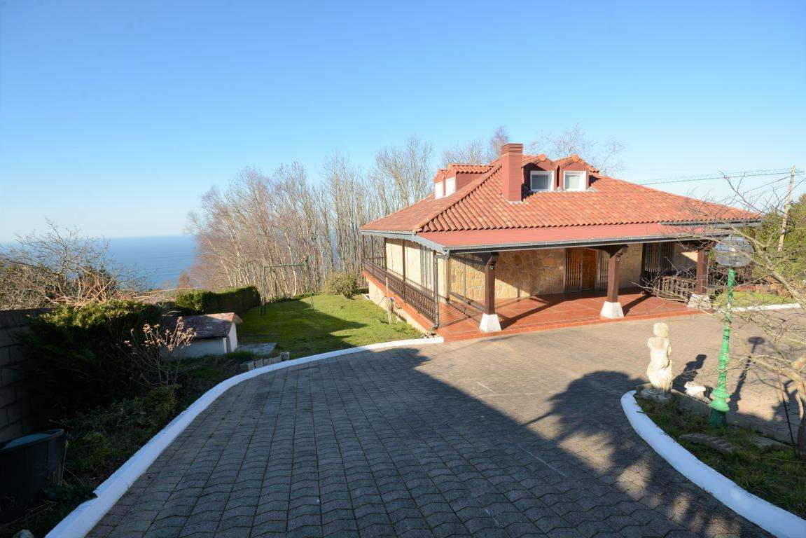 Exterior view of House or chalet for sale in Donostia - San Sebastián   with Heating, Private garden and Terrace