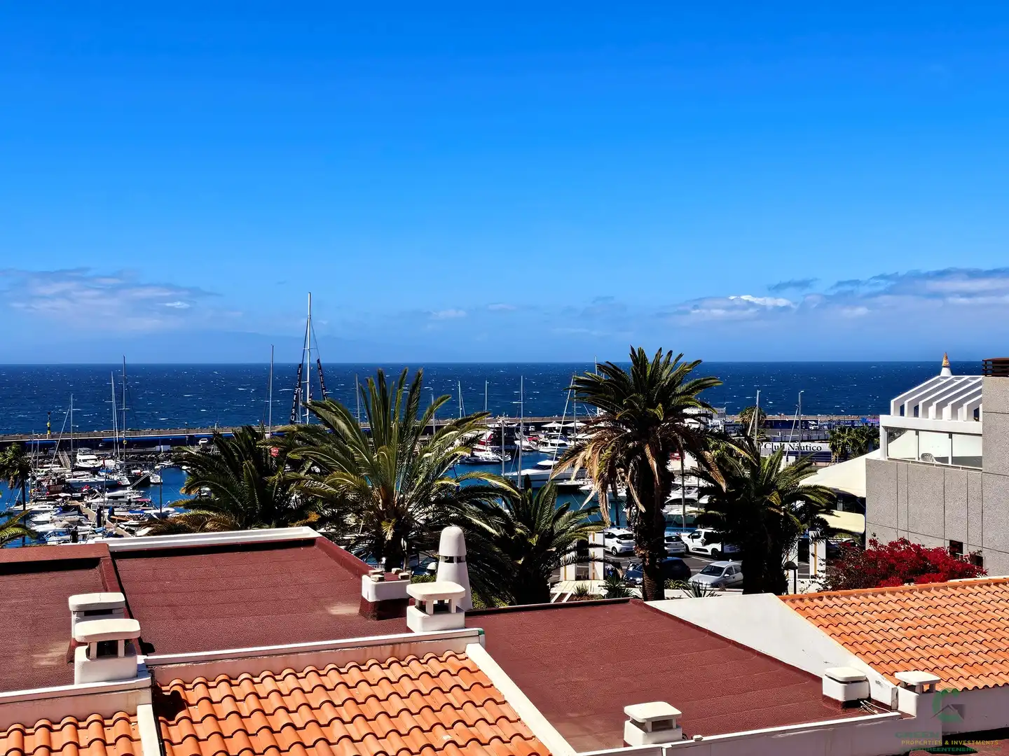 Vista exterior de Piso en venta en Adeje con Aire acondicionado, Terraza y Piscina