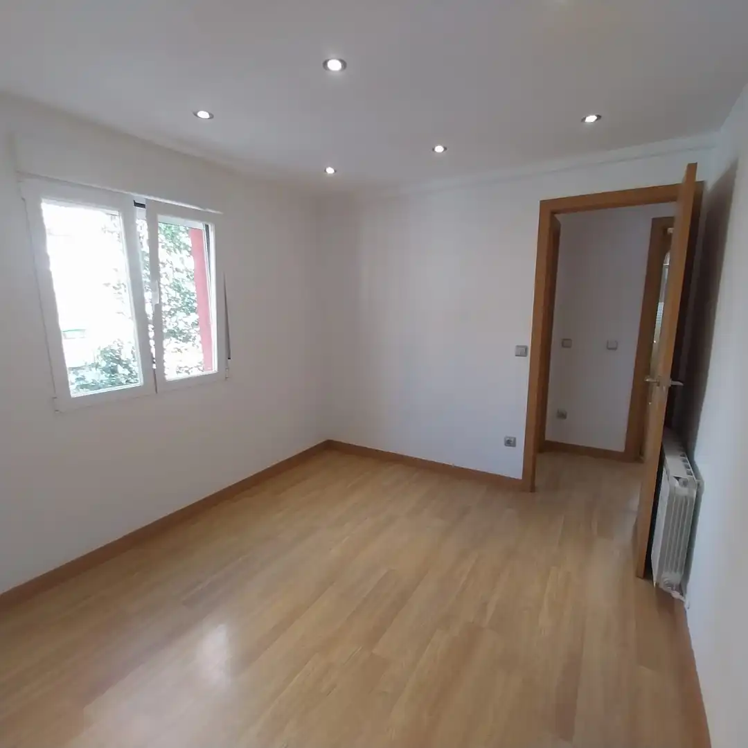 Bedroom of Flat for sale in Valladolid  with Heating, Parquet flooring and Terrace
