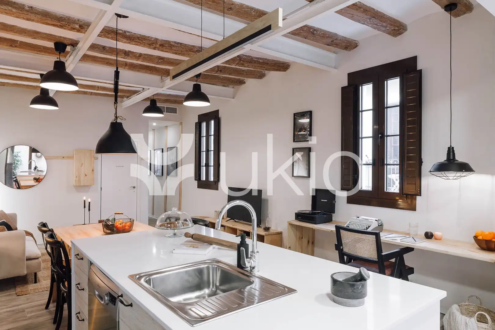 Cuina de Apartament de lloguer en Barcelona amb Aire condicionat, Moblat i Rentadora