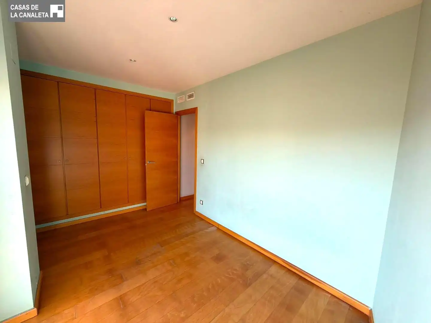 Habitación de Piso de alquiler en Mislata con Aire acondicionado, Calefacción y Parquet