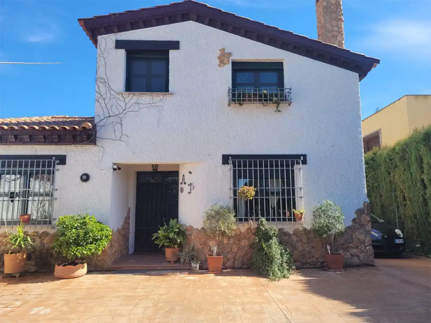 Vista exterior de Casa o xalet en venda en Manzanares amb Aire condicionat i Piscina