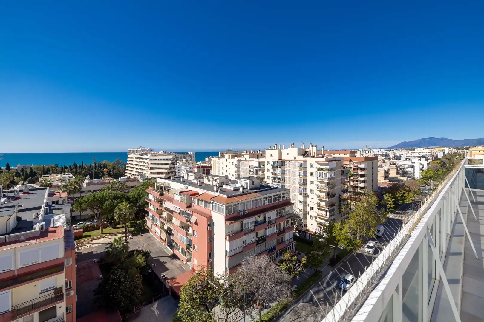 Vista exterior de Ático en venta en Marbella con Aire acondicionado, Calefacción y Terraza