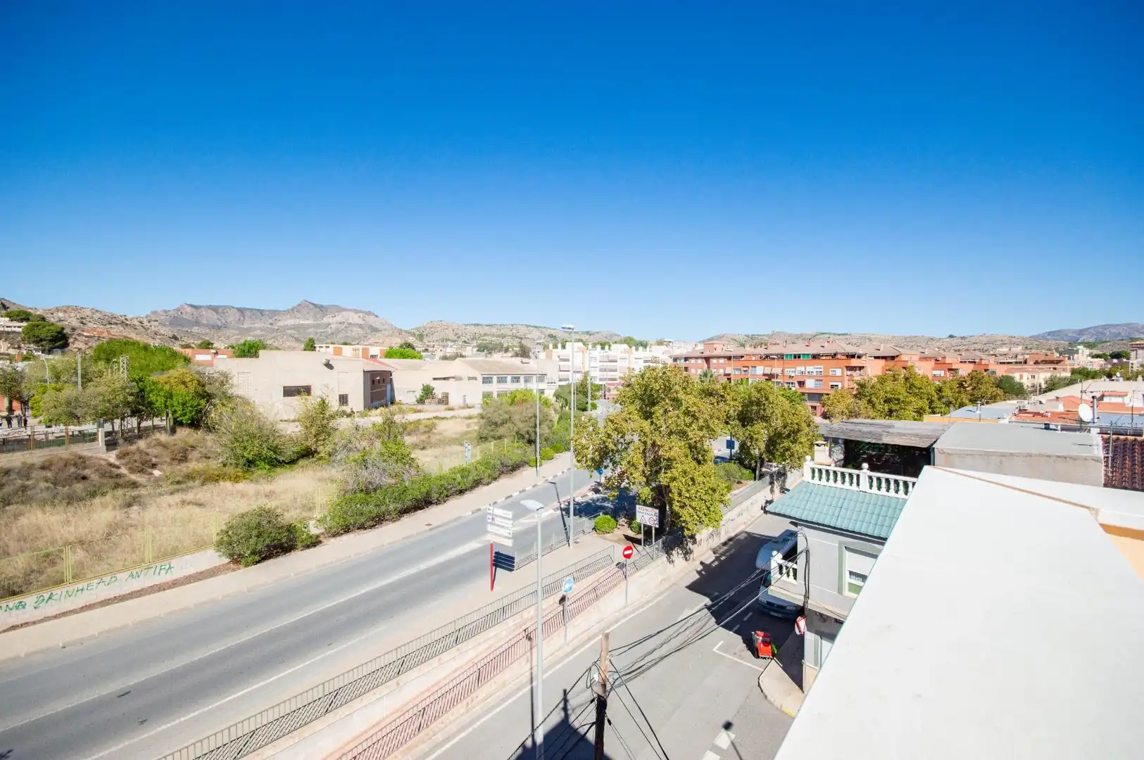 Vista exterior de Àtic en venda en San Crispín - Huerta Nueva-Estación  