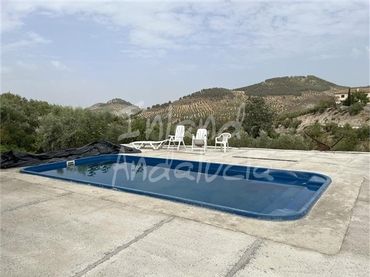 Casa rústica amb piscina en venda a Alcaudete