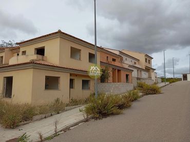 Adossat en venda a Caudete de las Fuentes