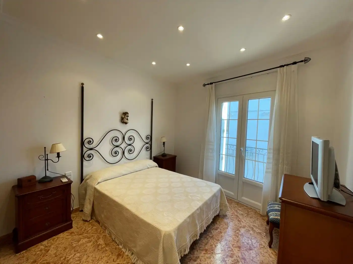 Dormitori de Apartament en venda en Es Mercadal amb Terrassa, Piscina i Balcó