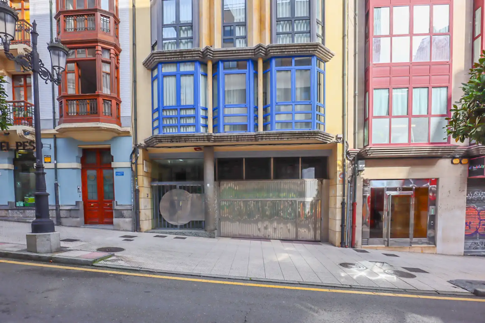 Exterior view of Garage for rent in Oviedo 