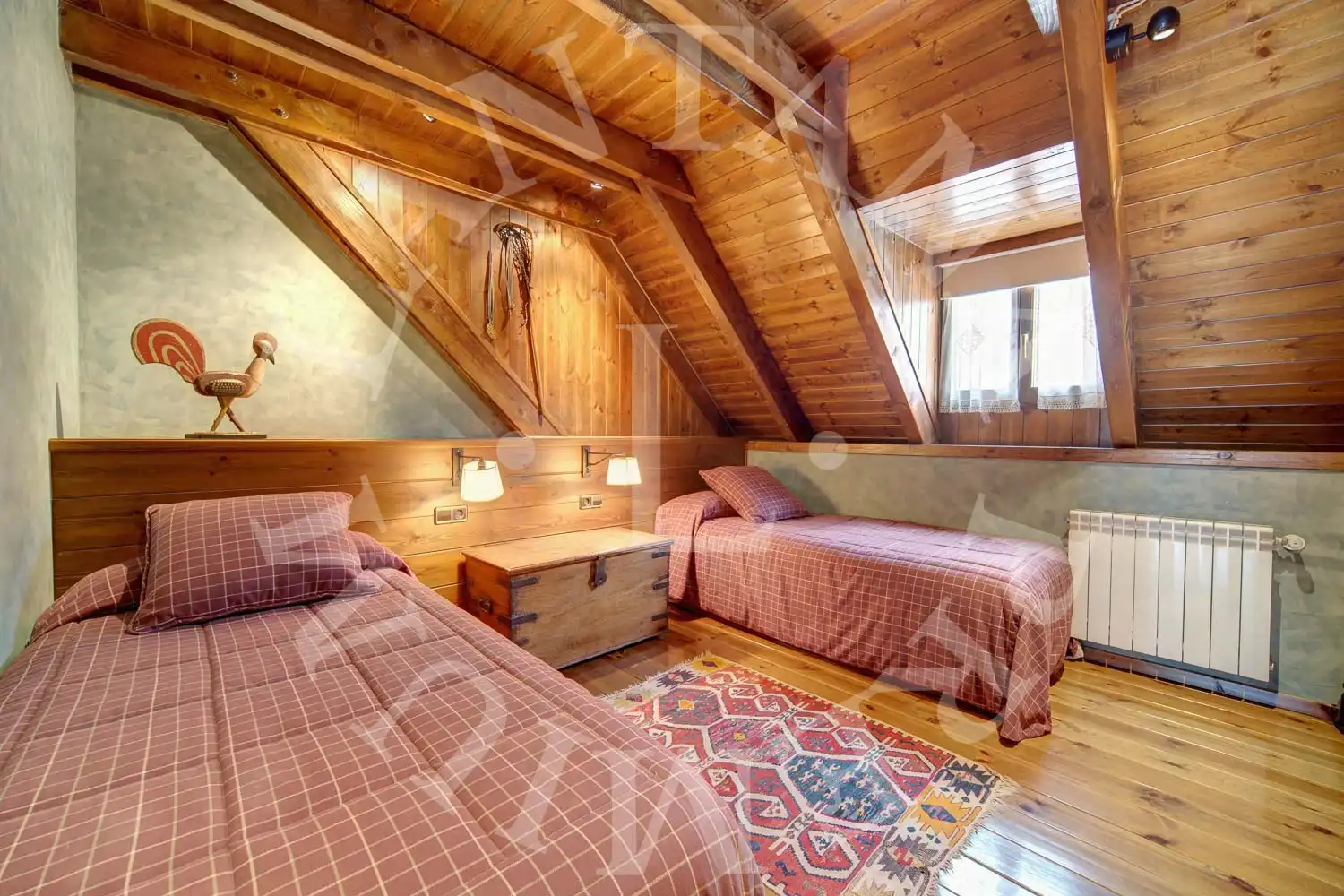 Habitación de Casa adosada en venta en Naut Aran con Calefacción, Jardín privado y Parquet