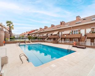 Swimming pool of Flat for sale in Sevilla la Nueva  with Balcony