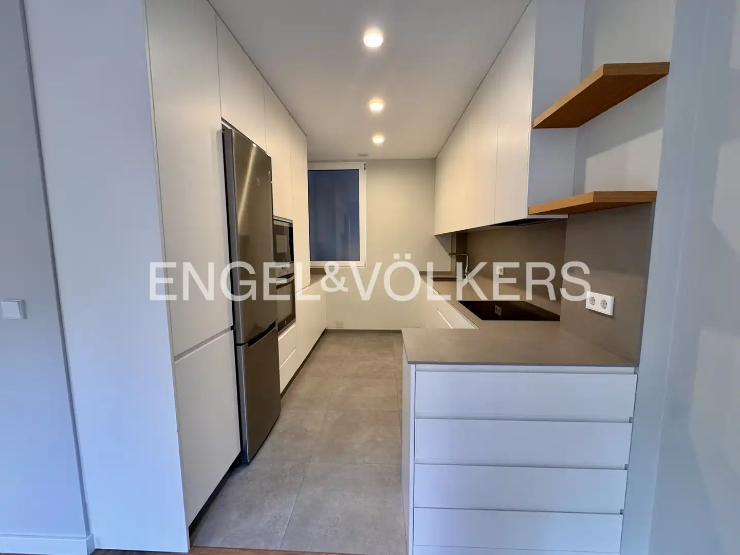 Kitchen of Flat for rent in Valencia  with Air Conditioner, Heating and Balcony