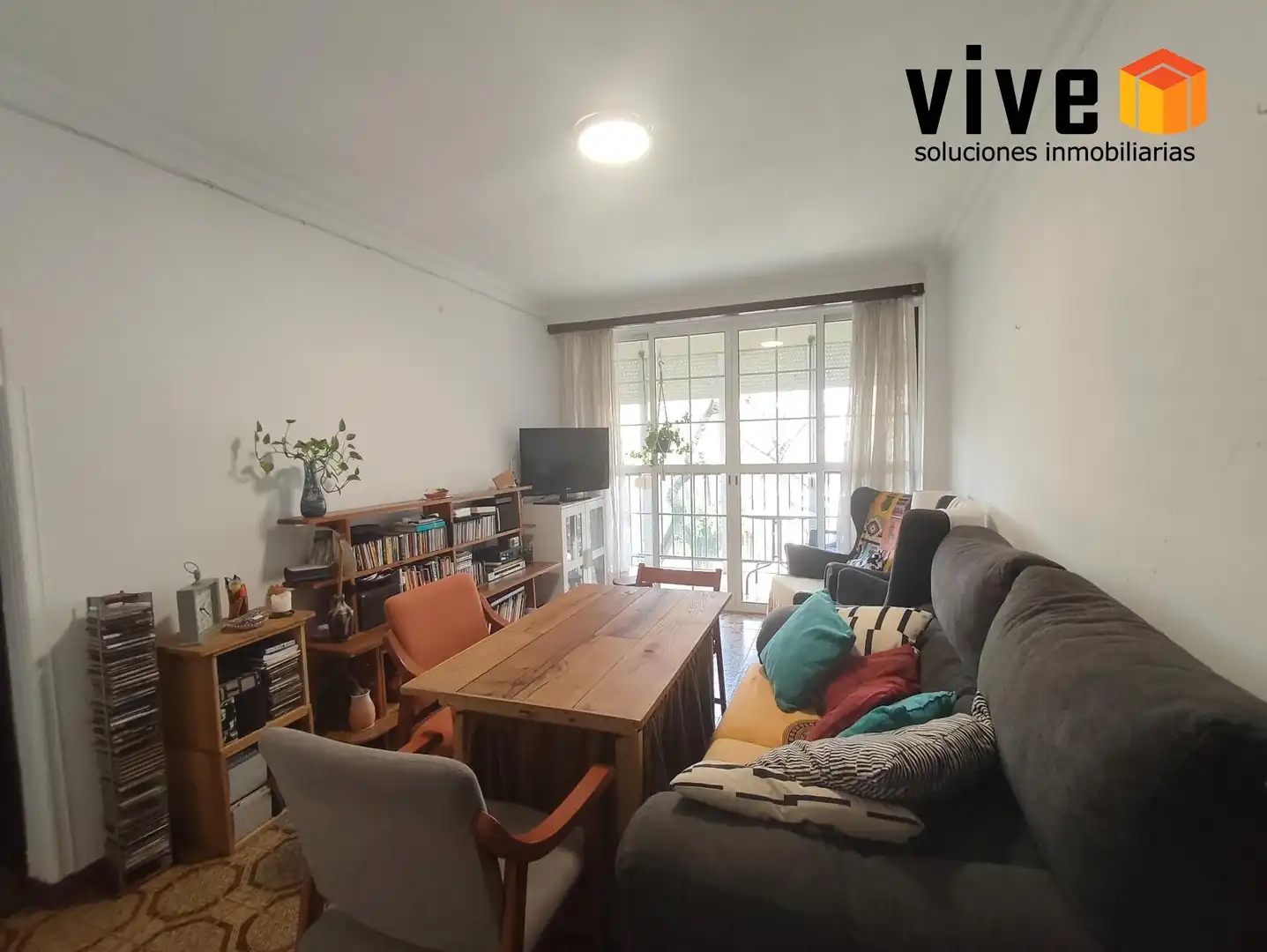 Living room of Flat for sale in Sevilla  with Terrace and Furnished