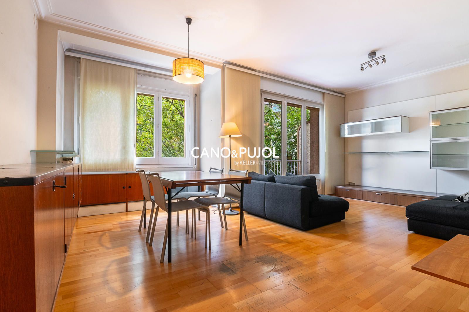 Living room of Flat for sale in  Barcelona Capital  with Heating, Terrace and Alarm