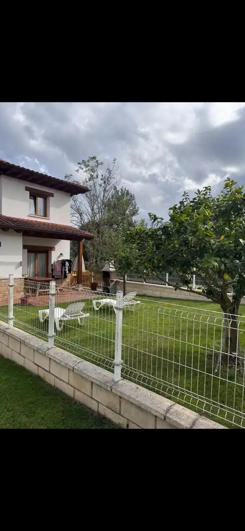 Terrassa de Edifici en venda en Parres