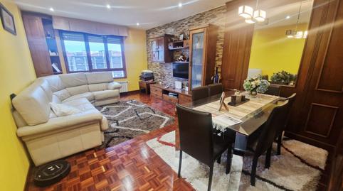 Foto 2 de Pis en venda a Avenida de San Agustin, El Carbayedo - El Quirinal, Avilés