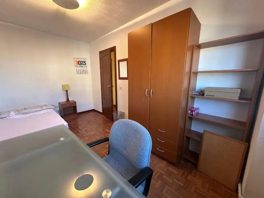 Bedroom of Flat for rent in  Pamplona / Iruña  with Heating, Parquet flooring and Terrace