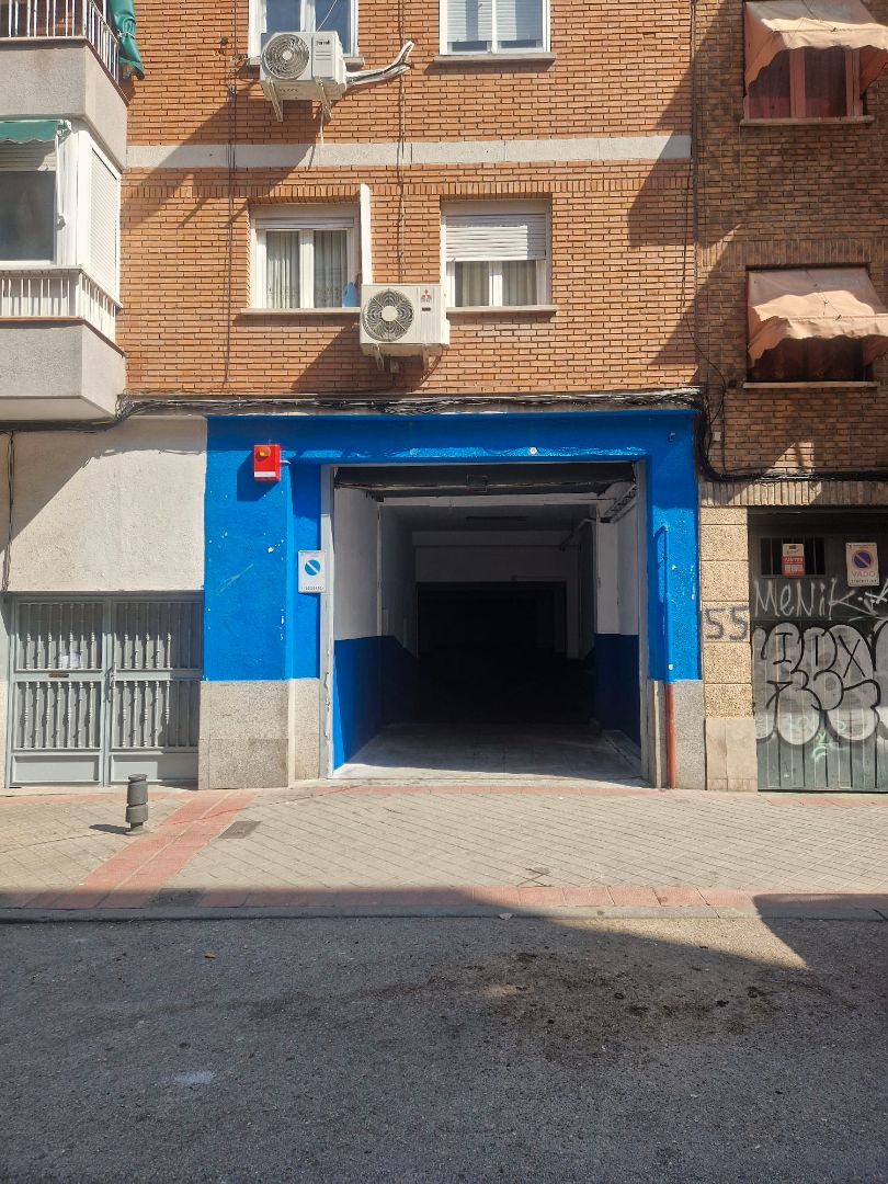 Aparcament de Nau industrial en venda en  Madrid Capital
