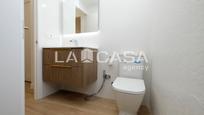 Bathroom of Flat for sale in  Barcelona Capital  with Heating