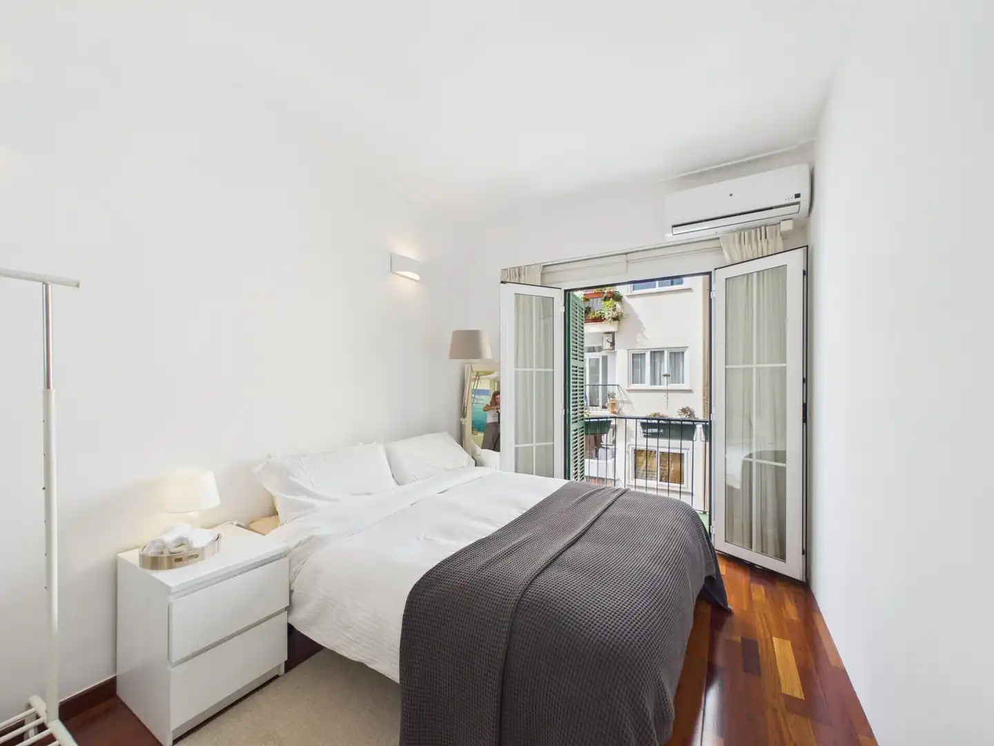 Dormitori de Apartament de lloguer en  Palma de Mallorca amb Aire condicionat, Moblat i Balcó