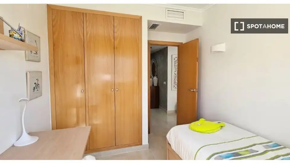 Habitación de Piso de alquiler en Daimús con Aire acondicionado, Calefacción y Amueblado