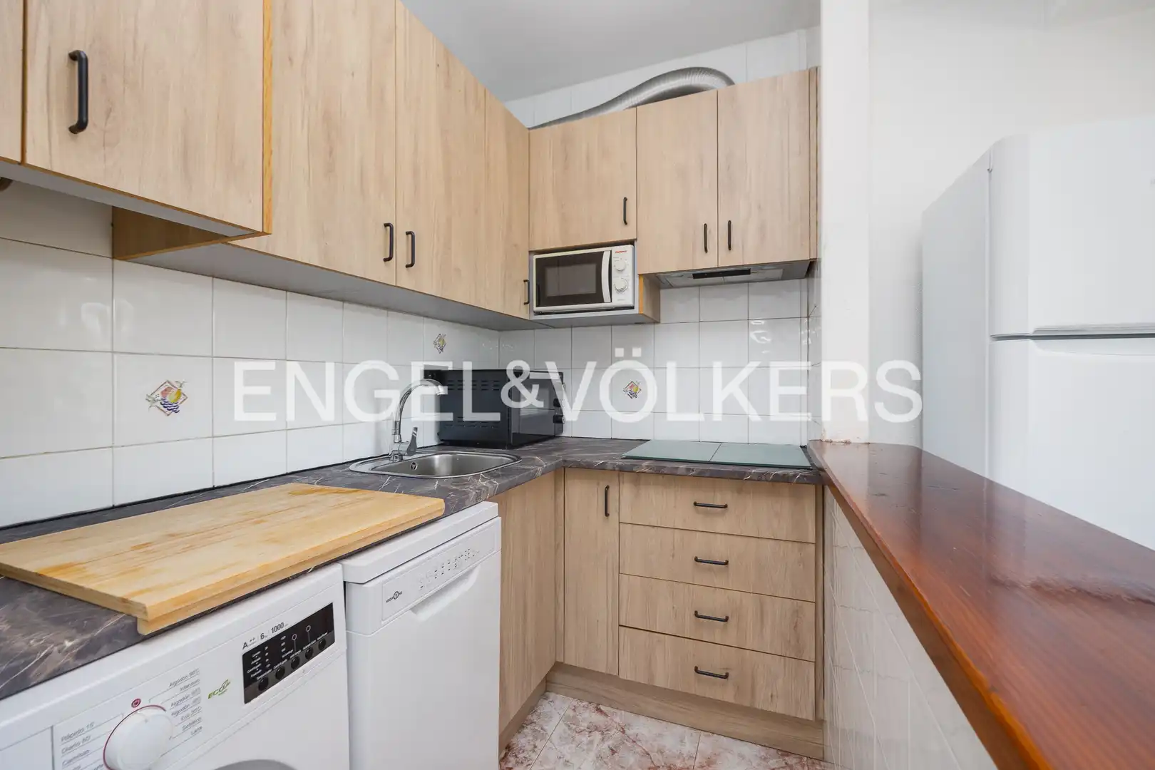 Küche von Wohnung zum Verkauf in Torrevieja mit Klimaanlage, Heizung und Terrasse