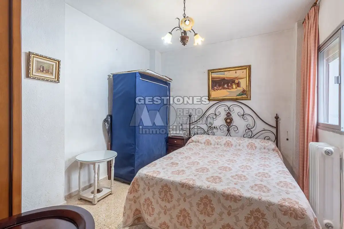 Schlafzimmer von Wohnung zur Miete in Granada mit Heizung, Möbliert und Ofen